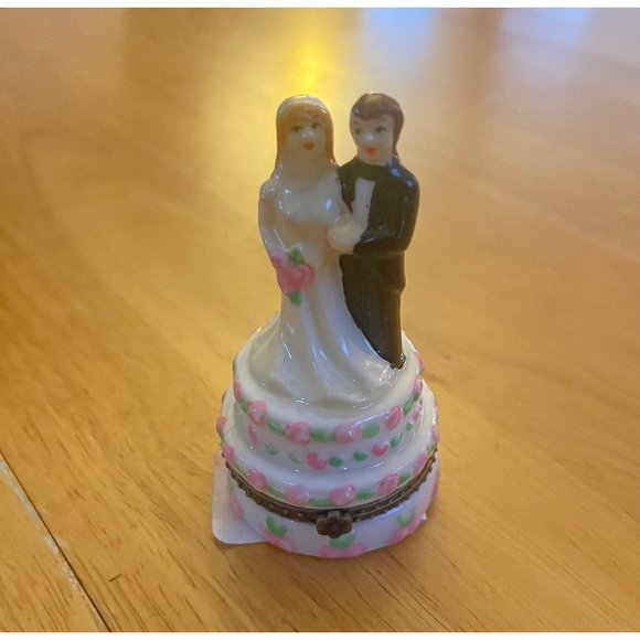 1999 Genmore 3”x 1.75” Porcelain Bride & Groom Atop Cake Hinged Trinket Box - Picture 1 of 6